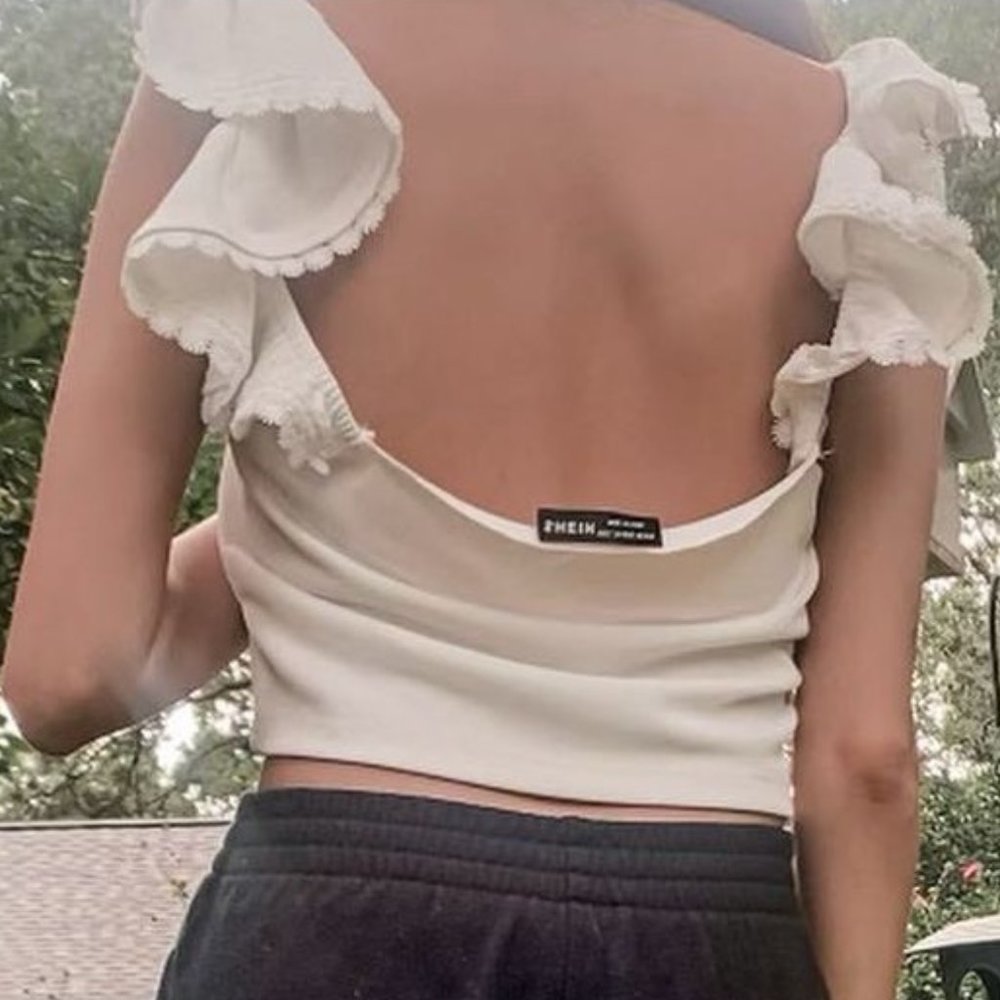 🥑FREE🥑 w/any FP purchase SHEIN Ribbed Daisy Crop Top in White - Picture 2 of 2